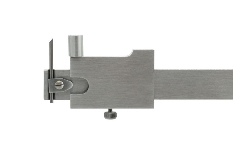 Suwmiarka traserska (z rysikiem) 200/0,1 mm